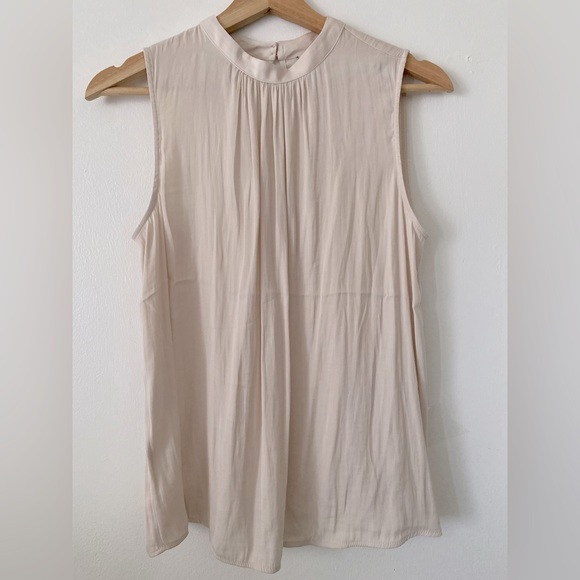 Tops - 105.-Classy Joei sleeveless top